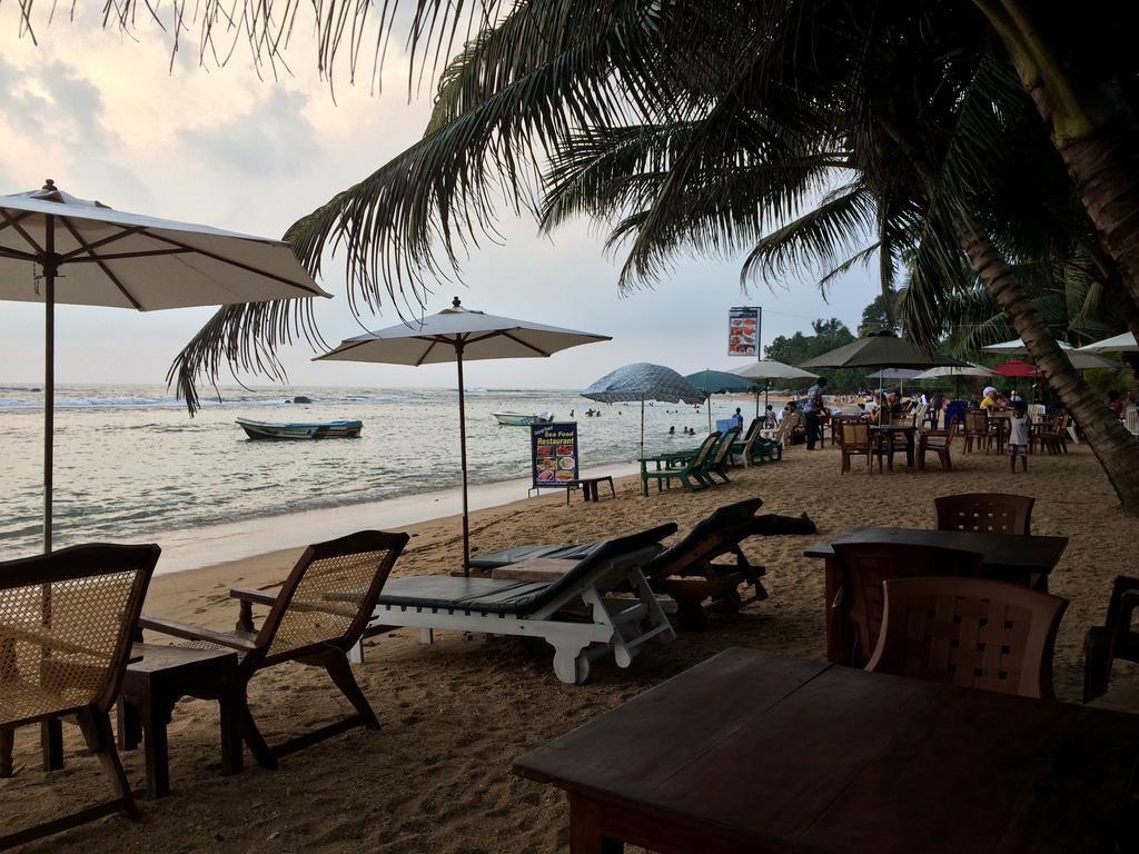 Hotel Coconut Bar Sea Lodge Берувала Екстер'єр фото