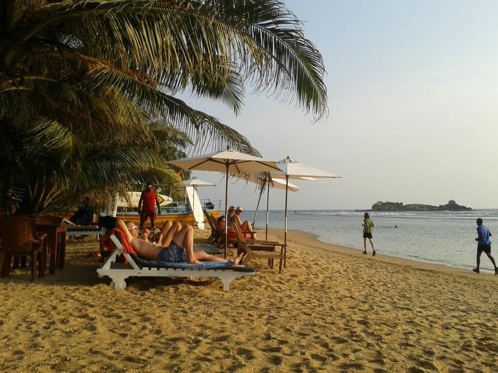 Hotel Coconut Bar Sea Lodge Берувала Екстер'єр фото